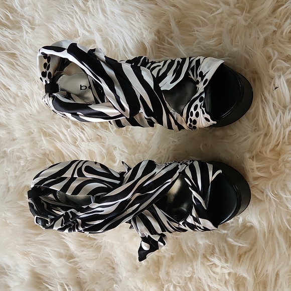 EUC BEBE black and white scarf heels - size 8 - Picture 9 of 16